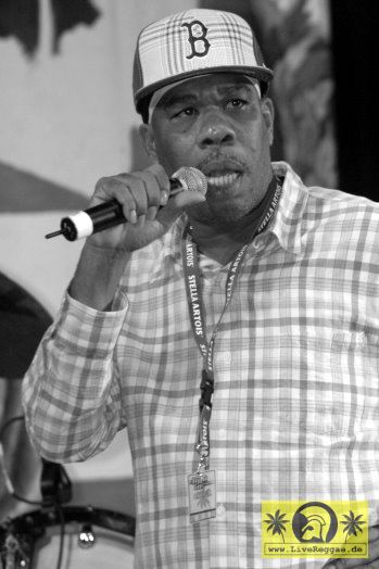 Burro Banton (Jam) with The Ruff Cutt Band - Reggae Geel Festival, Belgien 05. August 2006 (9).jpg